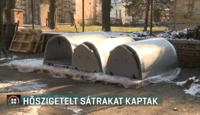 Hőszigetelt iglukat &aacute;ll&iacute;tottak a hajl&eacute;ktalanoknak Nagykanizs&aacute;n - VIDE&Oacute;