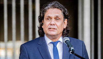 &Uuml;zent a Fidesz Br&uuml;sszelnek - Az &ouml;sszes visszatartott uni&oacute;s p&eacute;nzt k&ouml;vetelik