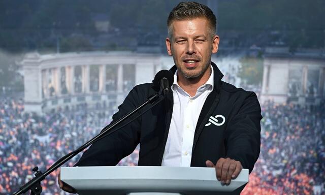 Magyar P&eacute;ter: Nagy ar&aacute;ny&uacute; csal&aacute;dip&oacute;tl&eacute;k-emel&eacute;s lesz 2027-ben