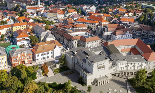 Vizsg&aacute;l&oacute;bizotts&aacute;g fel&aacute;ll&iacute;t&aacute;s&aacute;t s&uuml;rgetik a veszpr&eacute;mi milli&aacute;rdos beruh&aacute;z&aacute;sok &uuml;gy&eacute;ben