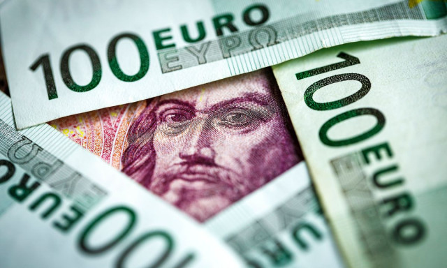 Medi&aacute;n: a magyarok h&aacute;romnegyede t&aacute;mogatja az eur&oacute; bevezet&eacute;s&eacute;t