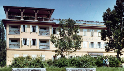 Civil tiltakoz&aacute;s Balatonalm&aacute;diban: k&ouml;zvagyon elad&aacute;s&aacute;t&oacute;l f&eacute;ltik a Balaton-parti ingatlanokat