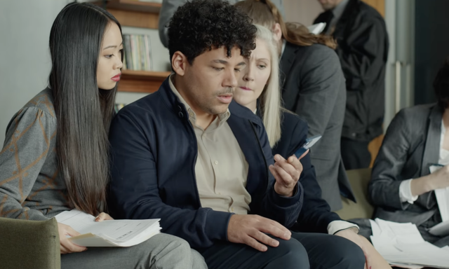 &Iacute;gy figyelmeztet az Apple, hogy mi&eacute;rt ne kapcsold be az alkalmaz&aacute;sk&ouml;vet&eacute;st a telefonodon - VIDE&Oacute;