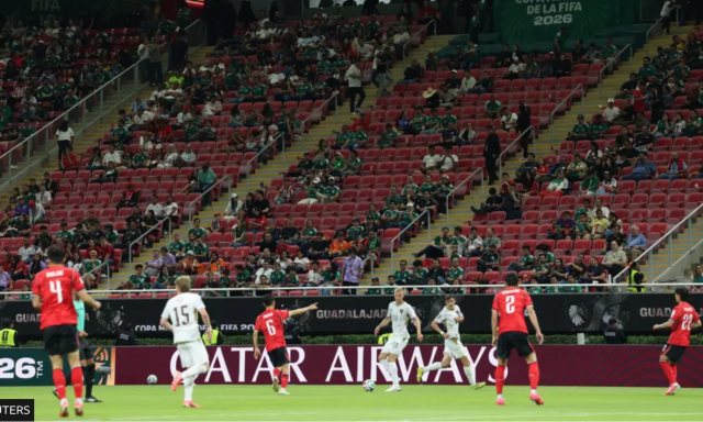 Fifa szerint a szurkol&oacute;k a folyos&oacute;kon voltak, nem a lel&aacute;t&oacute;kon &ndash; ez&eacute;rt tűnt &uuml;resnek a stadion