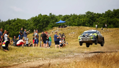 Sz&eacute;kesfeh&eacute;rv&aacute;r-Veszpr&eacute;m Rallye - Csom&oacute;s&eacute;k nyertek, Hadik&eacute;k borultak