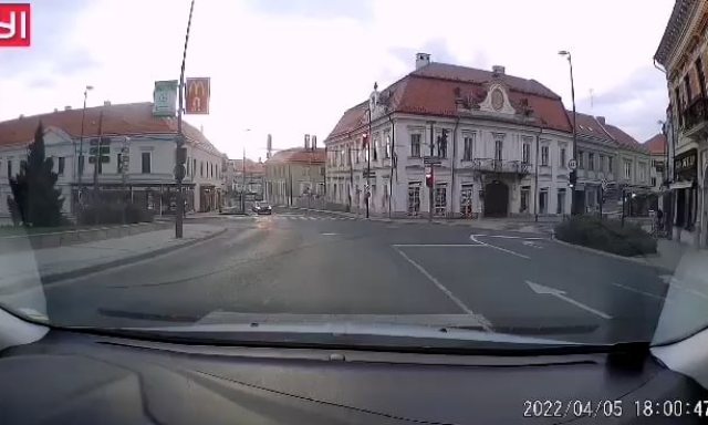 Eg&eacute;szen elk&eacute;pesztő &ndash; Centiken m&uacute;lt egy g&aacute;zol&aacute;s Veszpr&eacute;mben &ndash; VIDE&Oacute;