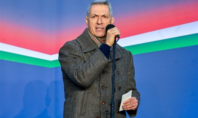 L&aacute;z&aacute;r J&aacute;nos lemondott parlamenti mand&aacute;tum&aacute;r&oacute;l