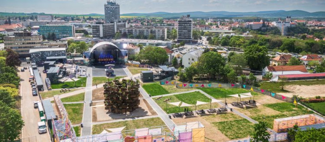 Id&eacute;n is lesz Pont Ott Parti a Gy&aacute;rkertben