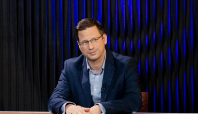 Guly&aacute;s Gergely: a t&aacute;voz&oacute; miniszterek egy k&aacute;rp&aacute;taljai gyermekotthonnak aj&aacute;nlj&aacute;k fel a v&eacute;gkiel&eacute;g&iacute;t&eacute;s&uuml;ket