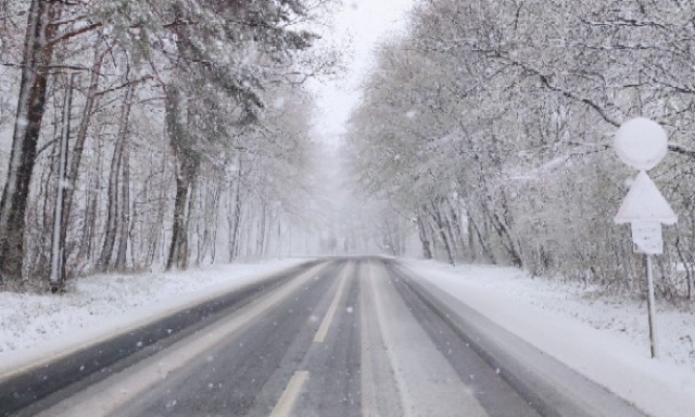 T&eacute;likab&aacute;tokat elő! Durva időj&aacute;r&aacute;s-v&aacute;lt&aacute;s j&ouml;n - A naps&uuml;t&eacute;st eső &eacute;s h&oacute; v&aacute;lthatja a Bakonyban
