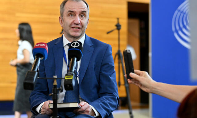 A 266. helyről &uuml;lhet be a parlamentbe L&aacute;z&aacute;r J&aacute;nos ut&oacute;dja