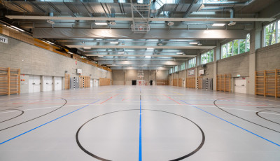 Futsal munkacsarnokk&aacute; alak&iacute;tj&aacute;k az egykori sportuszod&aacute;t Veszpr&eacute;mben