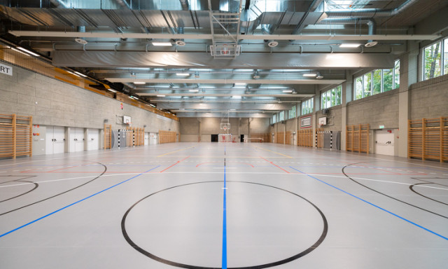 Futsal munkacsarnokk&aacute; alak&iacute;tj&aacute;k az egykori sportuszod&aacute;t Veszpr&eacute;mben