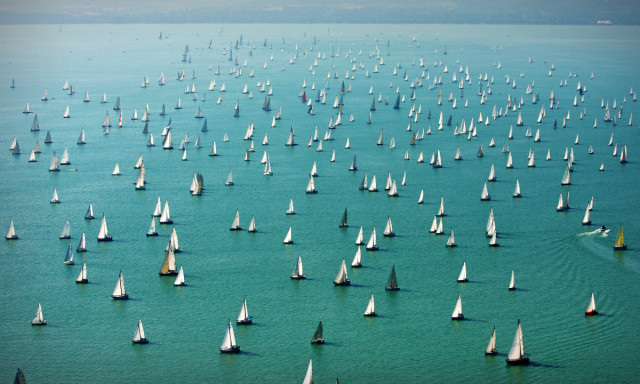 T&ouml;bb mint 500 haj&oacute;val indul az 56. K&eacute;kszalag