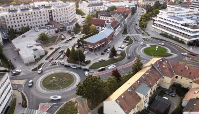 Jelzől&aacute;mp&aacute;k j&ouml;nnek a belv&aacute;rosi k&ouml;rforgalomba - Szeptember 7-&eacute;n kezdődik a munka