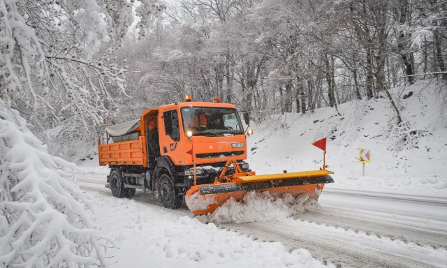 M&aacute;r k&eacute;sz&uuml;lnek a h&oacute;kotr&oacute;k - T&eacute;li &uuml;zemm&oacute;dra v&aacute;lt a Magyar K&ouml;z&uacute;t Veszpr&eacute;mben