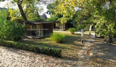 Meglepően olcs&oacute;n k&iacute;n&aacute;lnak egy balatoni ifj&uacute;s&aacute;gi t&aacute;bort