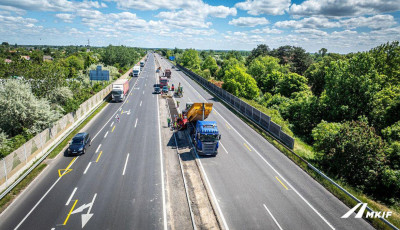 H&aacute;rom s&aacute;vosra bőv&iacute;tik az M7-est Budapest &eacute;s a Balaton k&ouml;z&ouml;tt