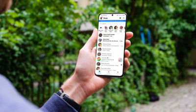 Megbolondult, visszafel&eacute; p&ouml;r&ouml;g a Messenger