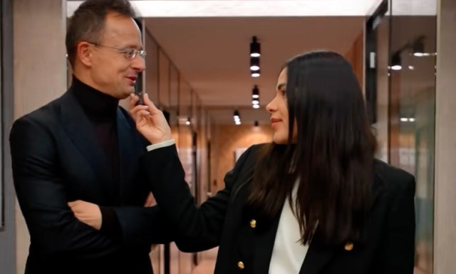 T&ouml;bb mint 6 milli&oacute; forintot kapott G&aacute;sp&aacute;r Evelin Szijj&aacute;rt&oacute; k&ouml;z&ouml;ss&eacute;gi oldalainak kezel&eacute;s&eacute;&eacute;rt - VIDE&Oacute;