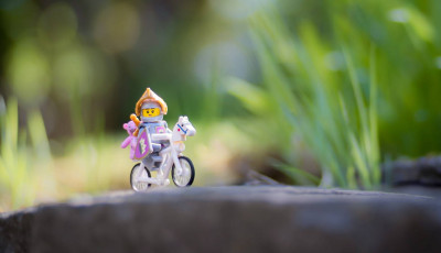 LEGO-figura vad&aacute;szat lesz Veszpr&eacute;mben - 100 minifigur&aacute;t rejtenek el a v&aacute;rosban