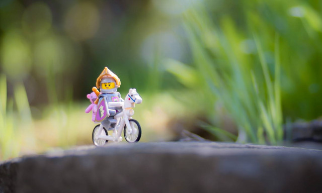 LEGO-figura vad&aacute;szat lesz Veszpr&eacute;mben - 100 minifigur&aacute;t rejtenek el a v&aacute;rosban