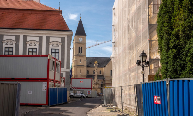 Okt&oacute;ber 5-&eacute;n szentelik &uacute;jra a veszpr&eacute;mi sz&eacute;kesegyh&aacute;zat - A v&aacute;rnegyed t&ouml;bb &eacute;p&uuml;lete is megny&iacute;lik