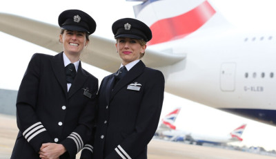 A British Airways t&ouml;bb&eacute; nem k&ouml;sz&ouml;nti k&uuml;l&ouml;n a nemeket, gendersemlegess&eacute; teszik a k&ouml;sz&ouml;nt&eacute;st