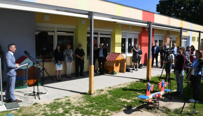 Fejleszt&eacute;s ut&aacute;n le&eacute;p&iacute;t&eacute;s - Mi t&ouml;rt&eacute;nik a nemesv&aacute;mosi B&ouml;lcsőd&eacute;ben?
