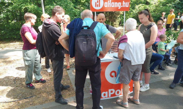 Veszpr&eacute;mben is az&eacute;rt gyűjtenek al&aacute;&iacute;r&aacute;sokat, hogy legyen j&ouml;vőre minisztereln&ouml;k-jel&ouml;lti vita