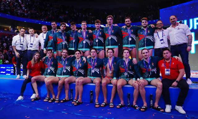 Ez&uuml;st&eacute;rmes a magyar f&eacute;rfi v&iacute;zilabda v&aacute;logatott