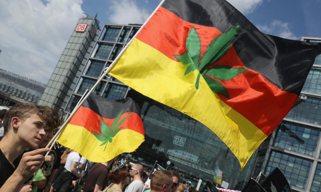 Legaliz&aacute;lja a f&uuml;vez&eacute;st N&eacute;metorsz&aacute;g, ak&aacute;r 30 grammot is tarthatnak magukn&aacute;l a fogyaszt&oacute;k