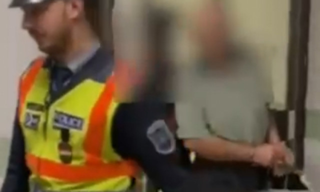 Elejtett 1000 Ft-os miatt t&ouml;rt ki a balh&eacute; egy tapolcai &uuml;zlet előtt, egy fejsze is előker&uuml;lt