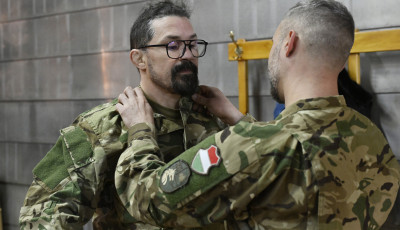 Az igazi katona nem p&aacute;rtot, nem politikust szolg&aacute;l, hanem a haz&aacute;t &ndash; reag&aacute;lt B&aacute;rdosi S&aacute;ndor kijelent&eacute;s&eacute;re Ruszin-Szendi