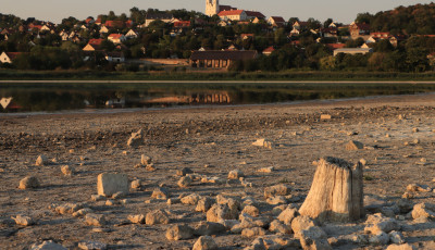 L&aacute;tv&aacute;nyosan kisz&aacute;radt a tihanyi Belső-t&oacute;