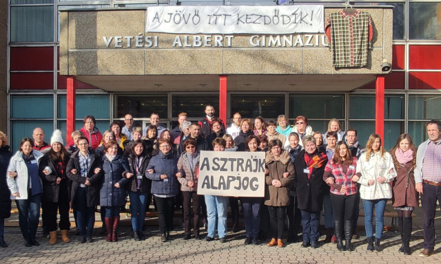 Volt di&aacute;kjaik &eacute;s m&aacute;s veszpr&eacute;mi iskol&aacute;k is ki&aacute;llnak a polg&aacute;ri engedetlens&eacute;gbe kezdő vet&eacute;sis tan&aacute;rok mellett