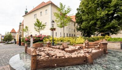 Ezt nem l&aacute;ttuk j&ouml;nni: szeptember v&eacute;g&eacute;n bez&aacute;r M&eacute;sz&aacute;ros Lőrinc egyik sz&aacute;llod&aacute;ja