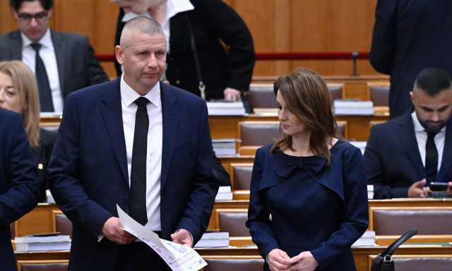 Ruszin-Szendi Romulusz: Nem &aacute;ll&iacute;tjuk vissza a katonai sork&ouml;telezetts&eacute;get Magyarorsz&aacute;gon