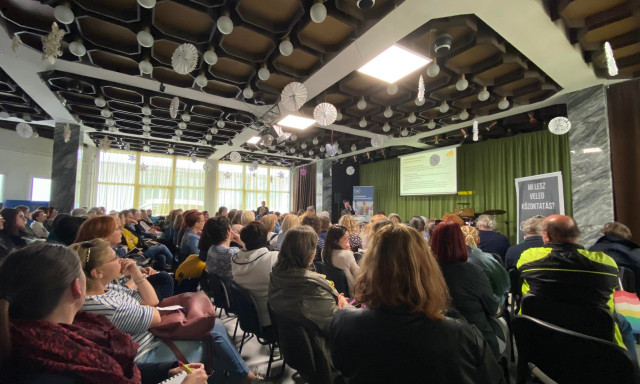 &bdquo;Itt m&aacute;r nem el&eacute;g, ha kimegy&uuml;nk az iskol&aacute;k el&eacute;&rdquo; - T&ouml;bb mint sz&aacute;zan vettek r&eacute;szt a veszpr&eacute;mi oktat&aacute;si f&oacute;rumon