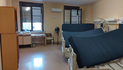 &Aacute;gyi polosk&aacute;t tal&aacute;ltak a veszpr&eacute;mi k&oacute;rh&aacute;z sz&uuml;l&eacute;szeti r&eacute;szleg&eacute;n