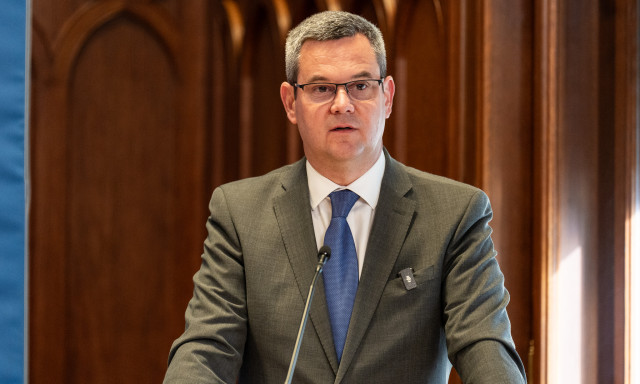 Az &ldquo;any&aacute;z&oacute;s&rdquo; Tak&aacute;cs P&eacute;ter is ott lesz az &uacute;j parlamentben