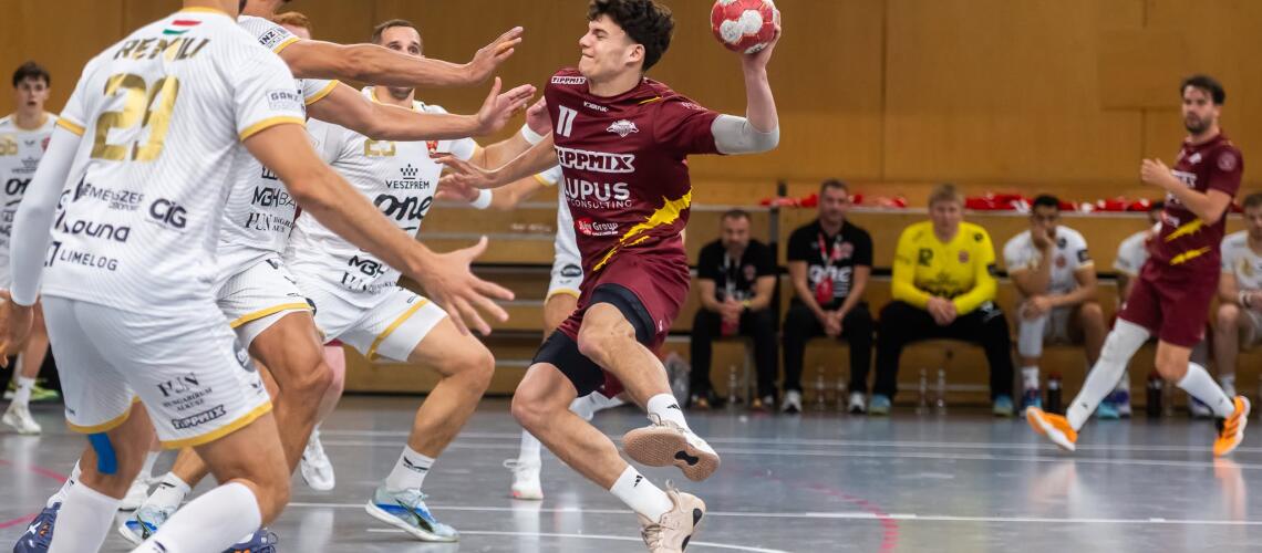 Hi&aacute;ba a f&ouml;l&eacute;nyes győzelem, Xavi Pascual el&eacute;gedetlen volt a Veszpr&eacute;m j&aacute;t&eacute;k&aacute;val
