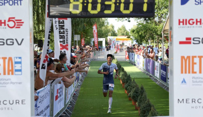 Badar Gergő p&aacute;lyacs&uacute;ccsal nyerte meg hossz&uacute; t&aacute;v&uacute; triatlon ob-t