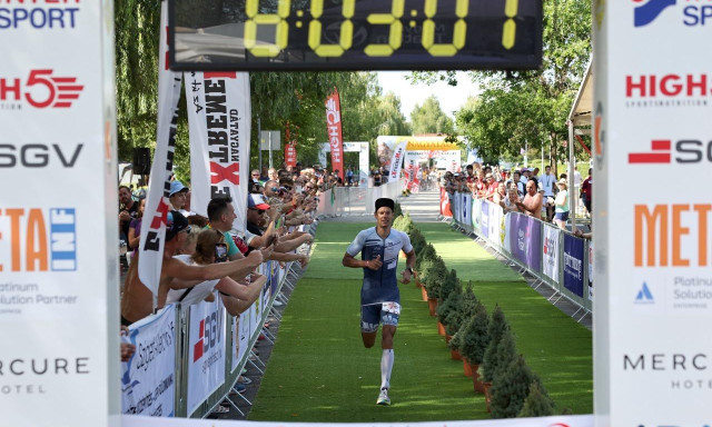 Badar Gergő p&aacute;lyacs&uacute;ccsal nyerte meg hossz&uacute; t&aacute;v&uacute; triatlon ob-t