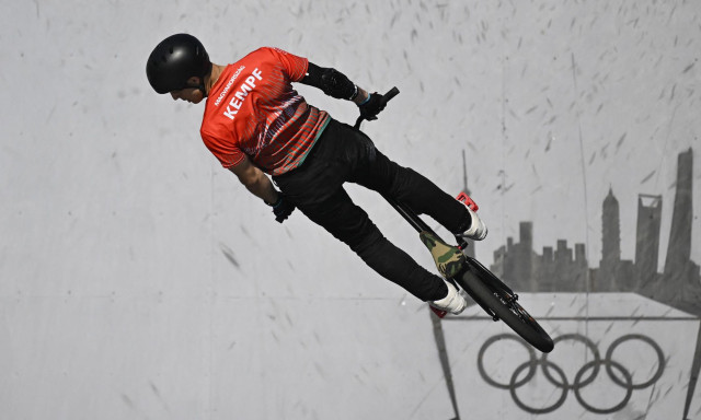 H&aacute;traszalt&oacute;val ugranak &aacute;t a teljes mezőny felett - L&aacute;tv&aacute;nyos mutatv&aacute;nnyal rajtol a Tour de Hongrie Gyul&aacute;n
