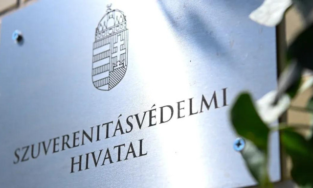 T&ouml;bb t&iacute;zezren tiltakoznak az eln&eacute;m&iacute;t&aacute;si t&ouml;rv&eacute;nnyel szemben