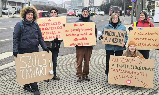 &ldquo;Pucoljon a L&aacute;z&aacute;r&rdquo; - &uuml;zent&eacute;k reggel a zebraszerd&aacute;z&oacute;k