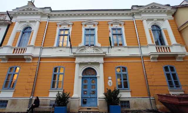 Egymilli&aacute;rdos ingatlancsal&aacute;si &uuml;gy - 24 v&aacute;dlott ellen emeltek v&aacute;dat Veszpr&eacute;mben