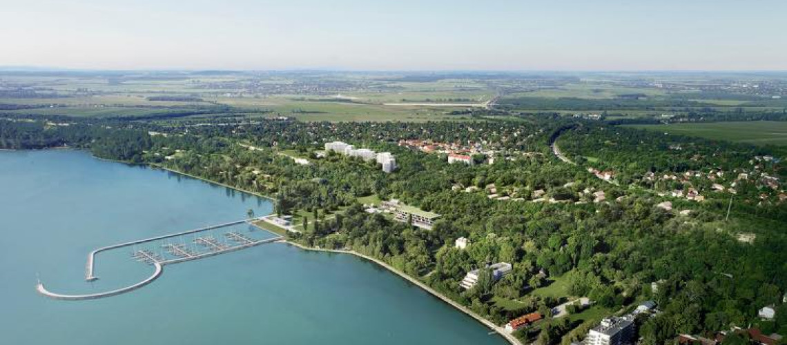 Fesz&uuml;lts&eacute;g a Balatonn&aacute;l: lez&aacute;rhatj&aacute;k a szabad lej&aacute;r&oacute;kat, tiltakoznak a helyiek