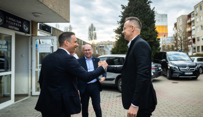 Egymilli&aacute;rd forintnyi k&ouml;zp&eacute;nzből csin&aacute;lnak futsalcsarnokot a veszpr&eacute;mi uszod&aacute;b&oacute;l